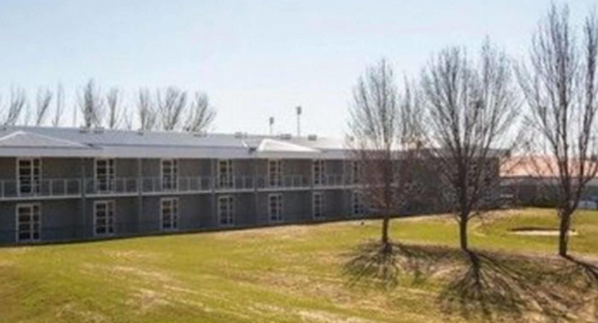 Hotel Abode Narrabundah Camberra Exterior foto
