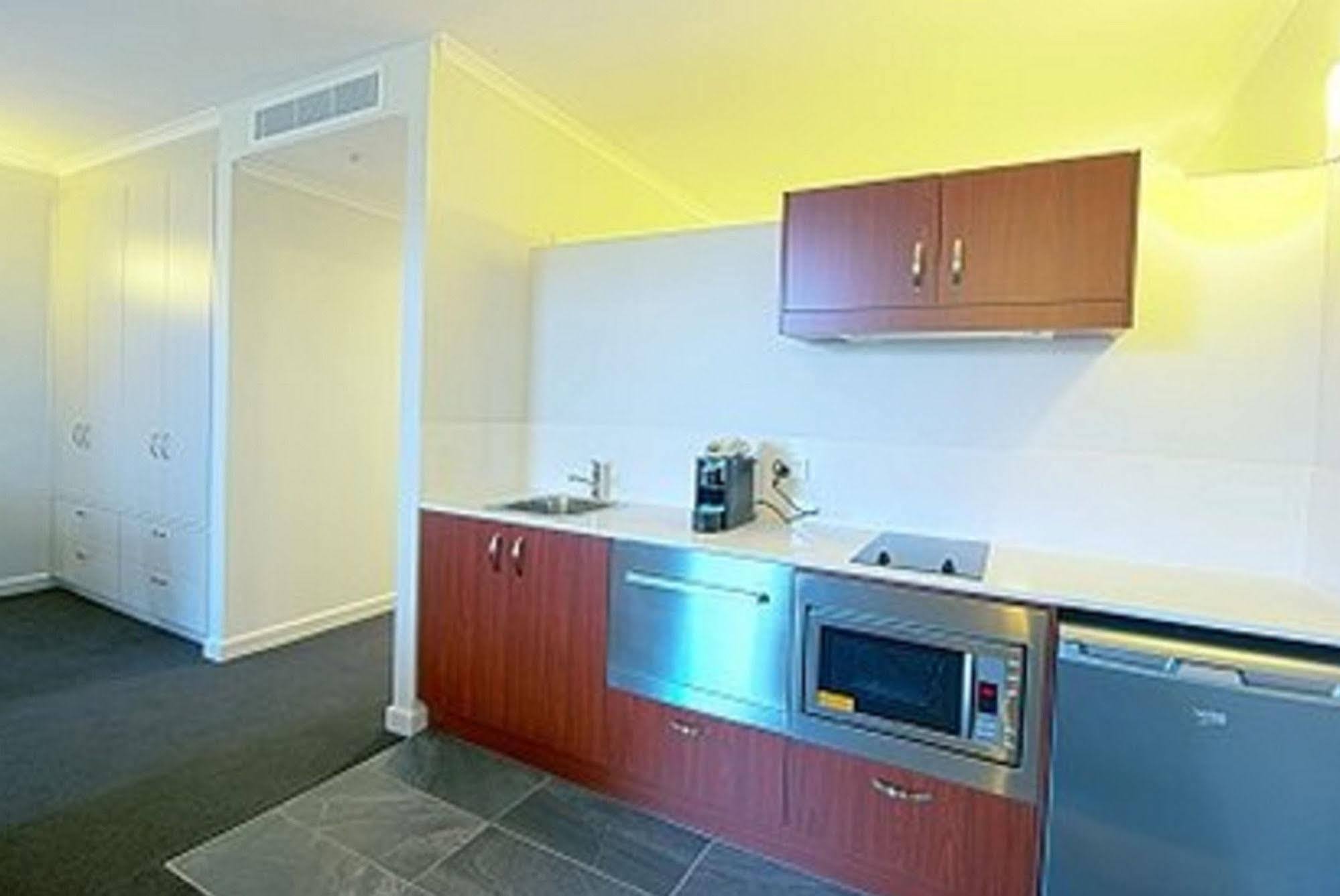 Hotel Abode Narrabundah Camberra Exterior foto