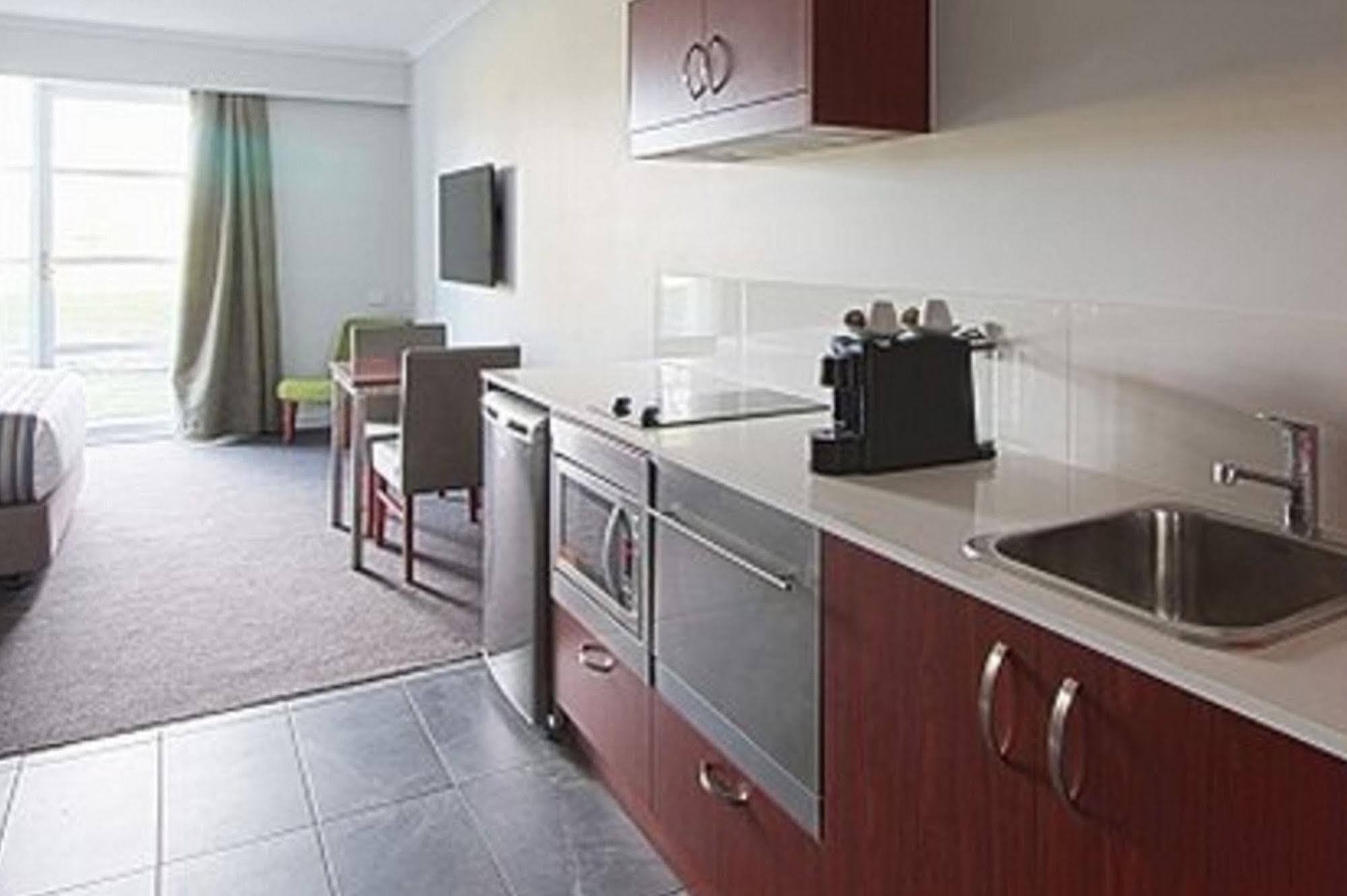 Hotel Abode Narrabundah Camberra Exterior foto