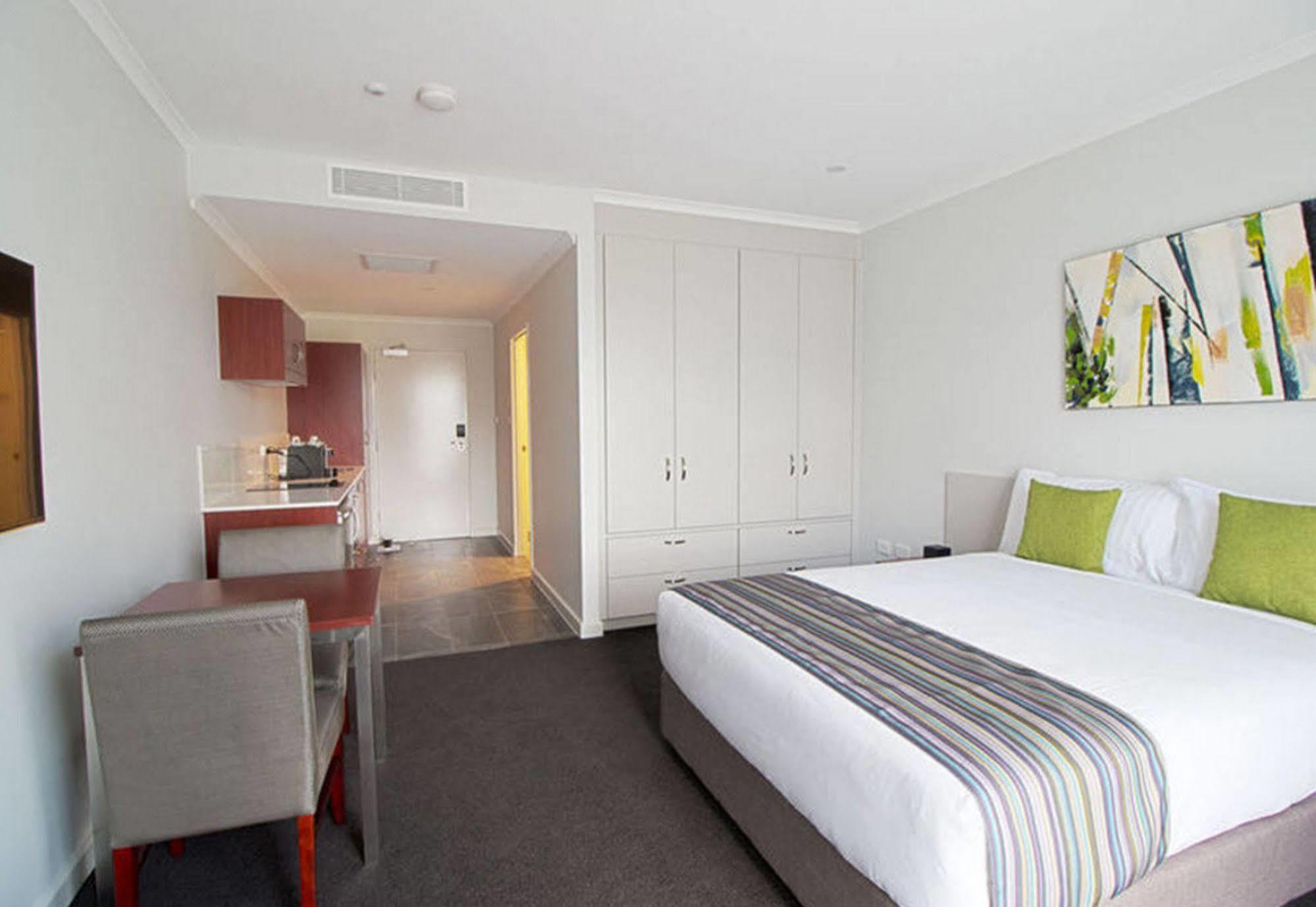 Hotel Abode Narrabundah Camberra Exterior foto